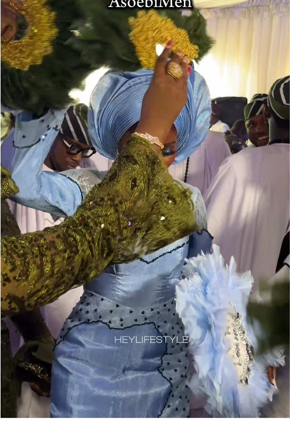 It's how The Asoebi Men took their duty seriously for me sha one of them even danced more than the females😍 It's safe to call Funmilayo Mama for The Boys😍 ... #yorubaweddings #traditionalwedding #alagainlagos #traditionalweddings #mobilevideography #mobilevideography #weddingvibes #contentcreator 