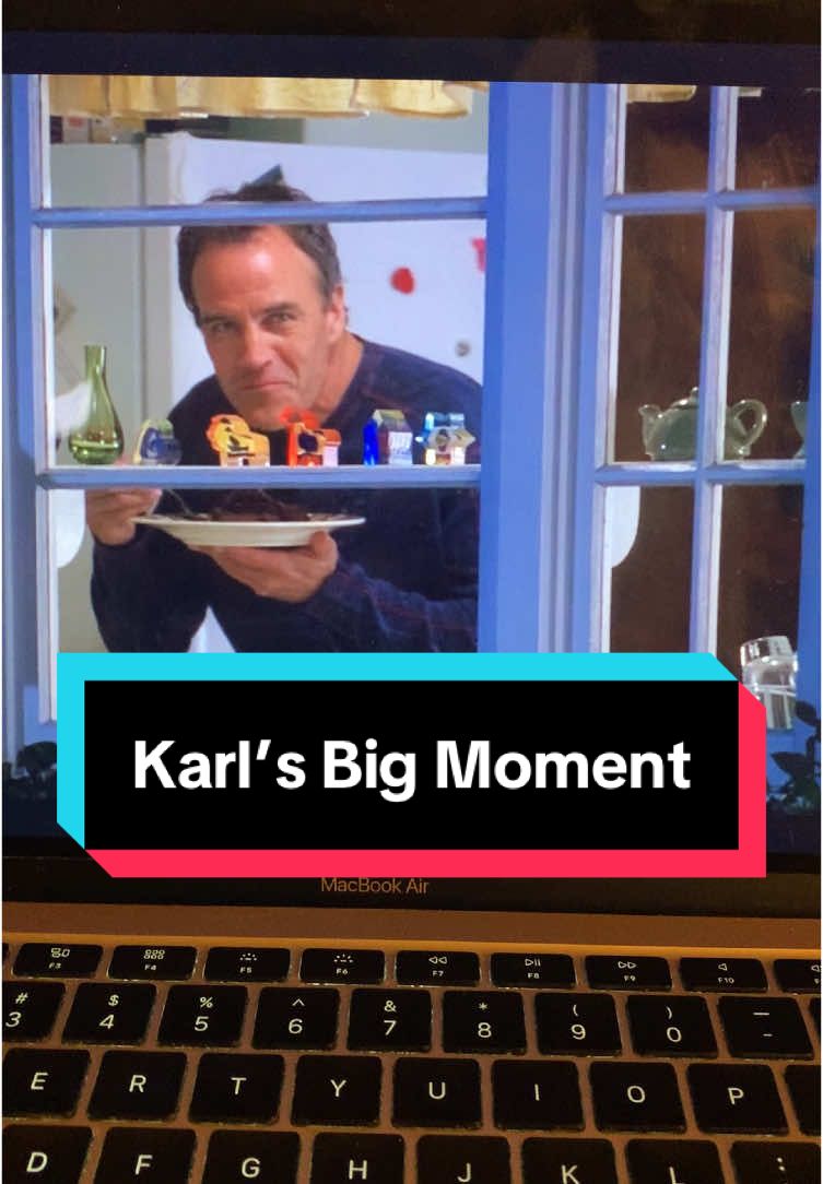 I LOVED Karl in the early seasons. He was so fun and had a lot of comedic moments. This was so fun to watch 😂 #desperatehousewives #wisterialane #susanmayer #mikedelfino #karlmayer #terihatcher #richardburgi #jamesdenton #fyp #foryou #foryoupage #comedy #tv #tvclips #tvshow #emmys #goldenglobes #funny #tvscenes #laughs 