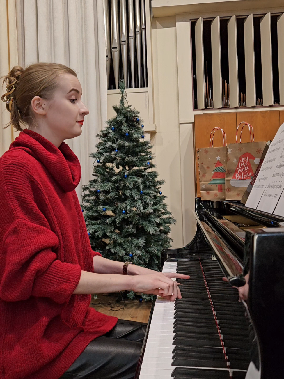 Jingle bells in jazz 🎄✨️❄️ #jazzpiano #jazz #jazzmusic  #christmas #jinglebells #piano  #pianomusic #pianosolo  #christmasmood  #happynewyear 