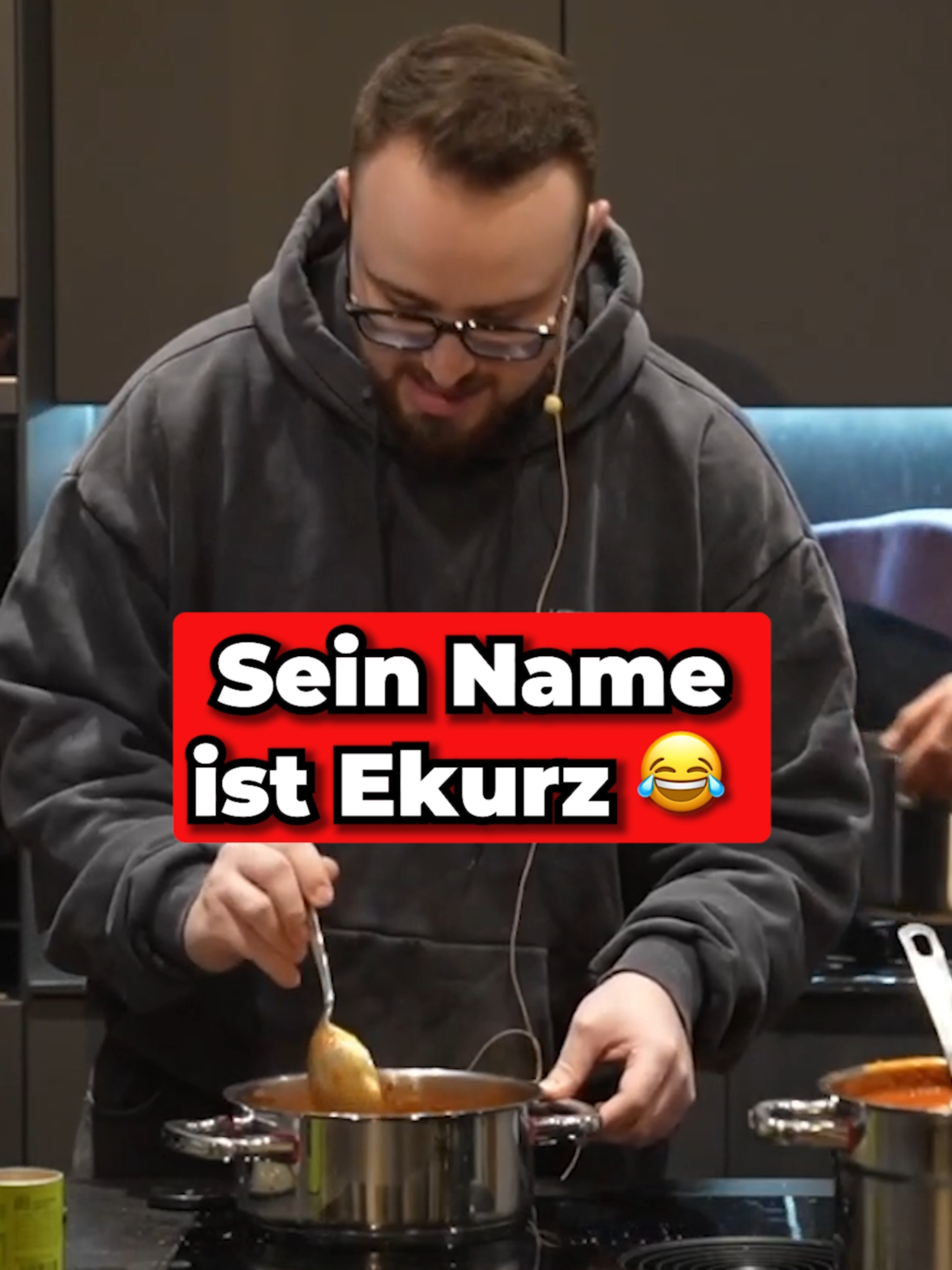 Er DACHTE ich habe CURVY auf meinem Bauch TÄTOWIERT?? 😩 😂 #metashi #metashi12 #twitch #twitchstreamer #forupage #foryoupagе #fyp #twitchclips #shlorox #funnytiktok