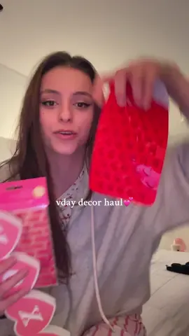 u know what… hell ya with the pink decor LOL #ValentinesDay #vday #valentinesdecor 💕🌸