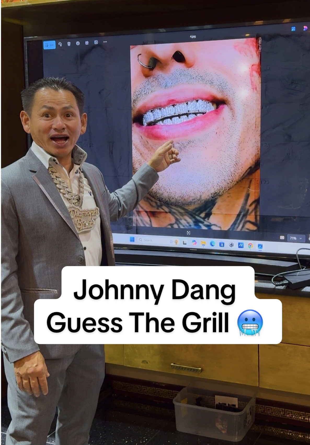 Who’s #Grillz is the best? 🤔 . . #JohnnyDang #SkillaBaby #CheckTheStar #Finesse2Tymes #KodakBlack #DiamondBoyz #Viral 