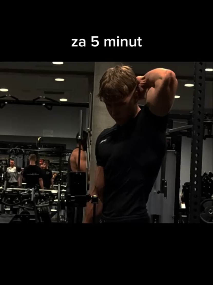 PLANY TRENINGOWE na stronie w bio  Ib: @artursztandera04  #siłownia #gym #fyp 