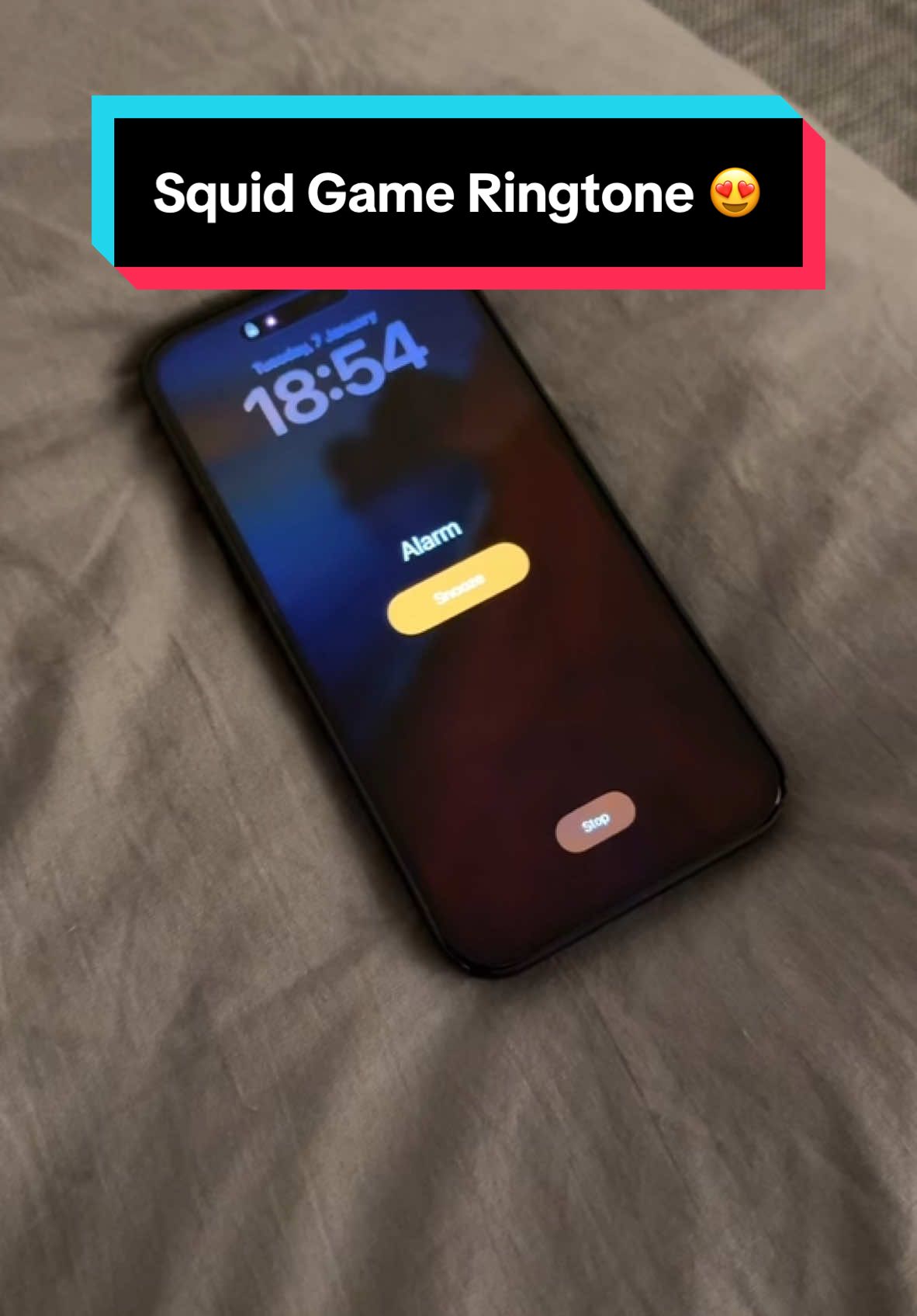 Squid Game Alarm ⏰ 🎠 #squidgame #squidgamenetflix #ringtone #klingelton #iphonetips #alarmsound #sound #iphonetricks #iphoneklingelton 