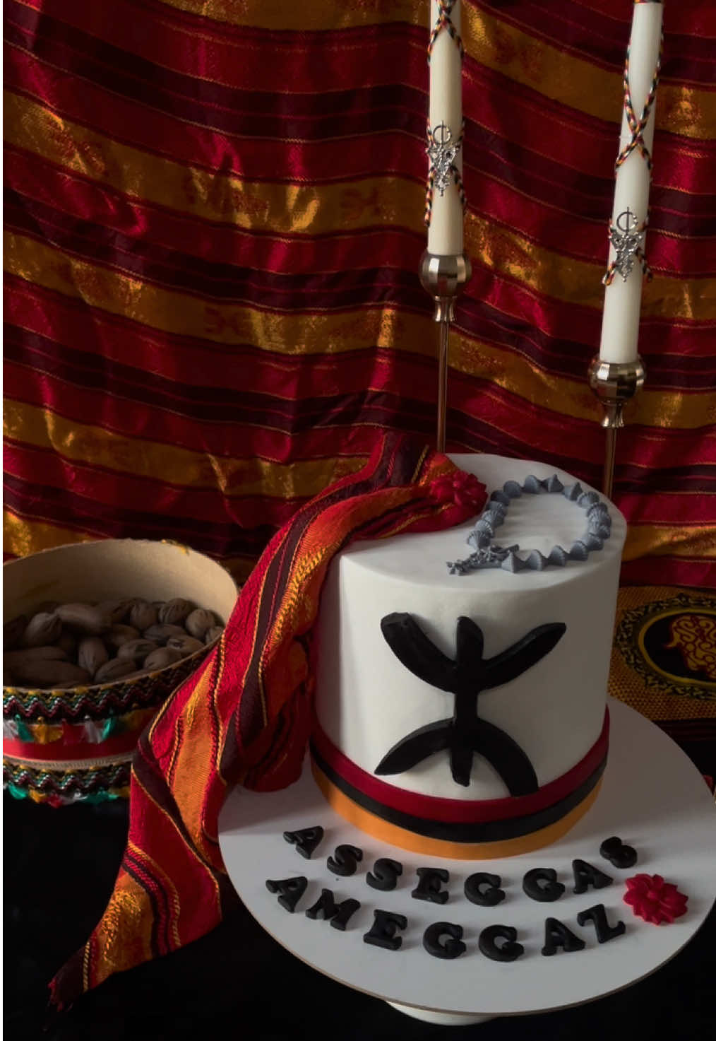 À l’occasion de Yennayer, faites-vous plaisir avec un cake design unique ♓️ sur commande mrahba bikom🥰❤️ #cake #cakedecorating #cakeart #caketok #cakedesign #yennayer #yennayer_ammegaz #cakeyennayer #amazigh #kabyle #douaouda_marine #tipaza#alger #algerie #tiktoknews #tik_tok #foruyou #flypシ 