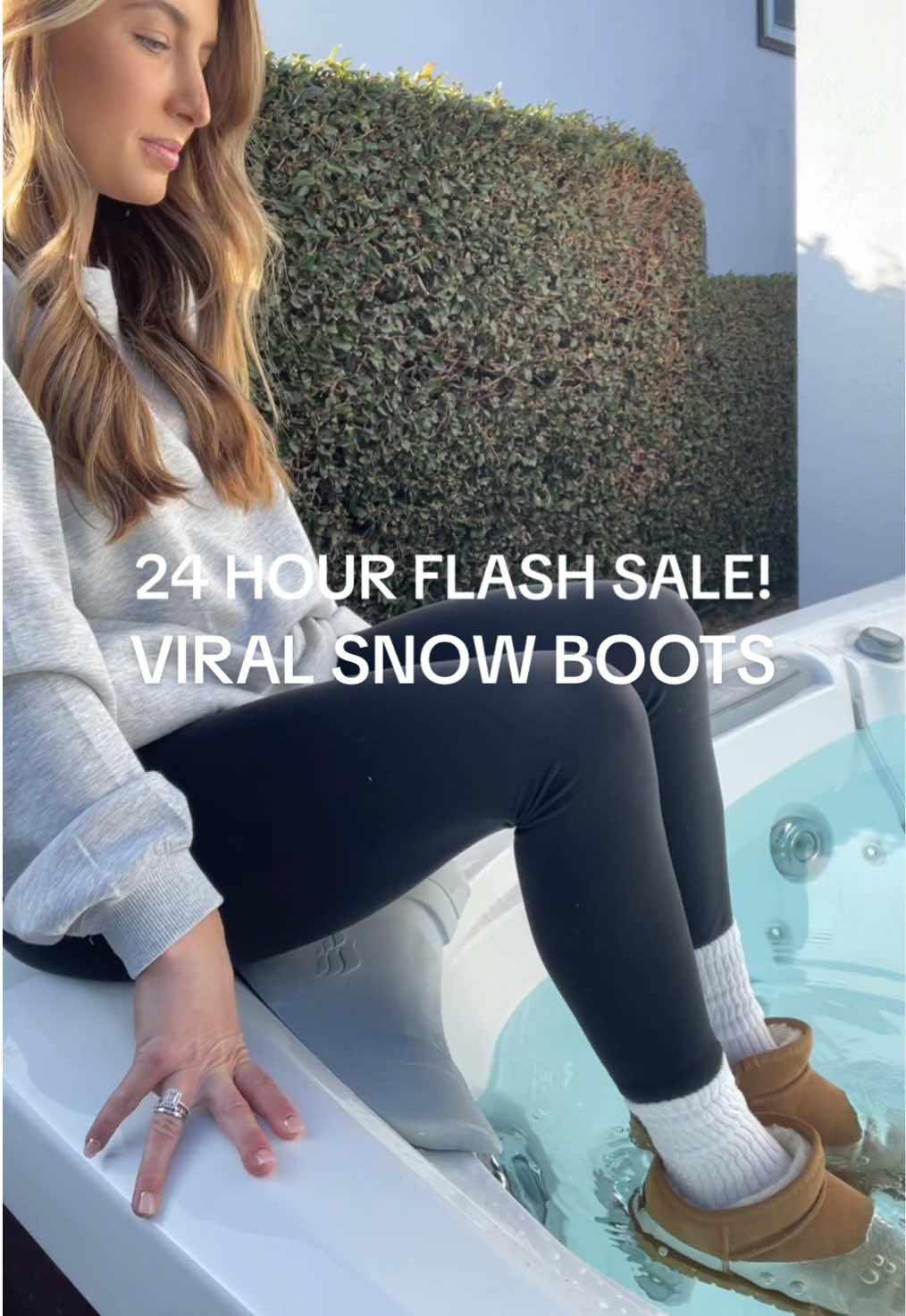 Viral snow boots are on a 24 hour flash sale! You can grab them for as low as $28.99 today🤎 #snowboots #boots #platformboots #newyearnewaura 