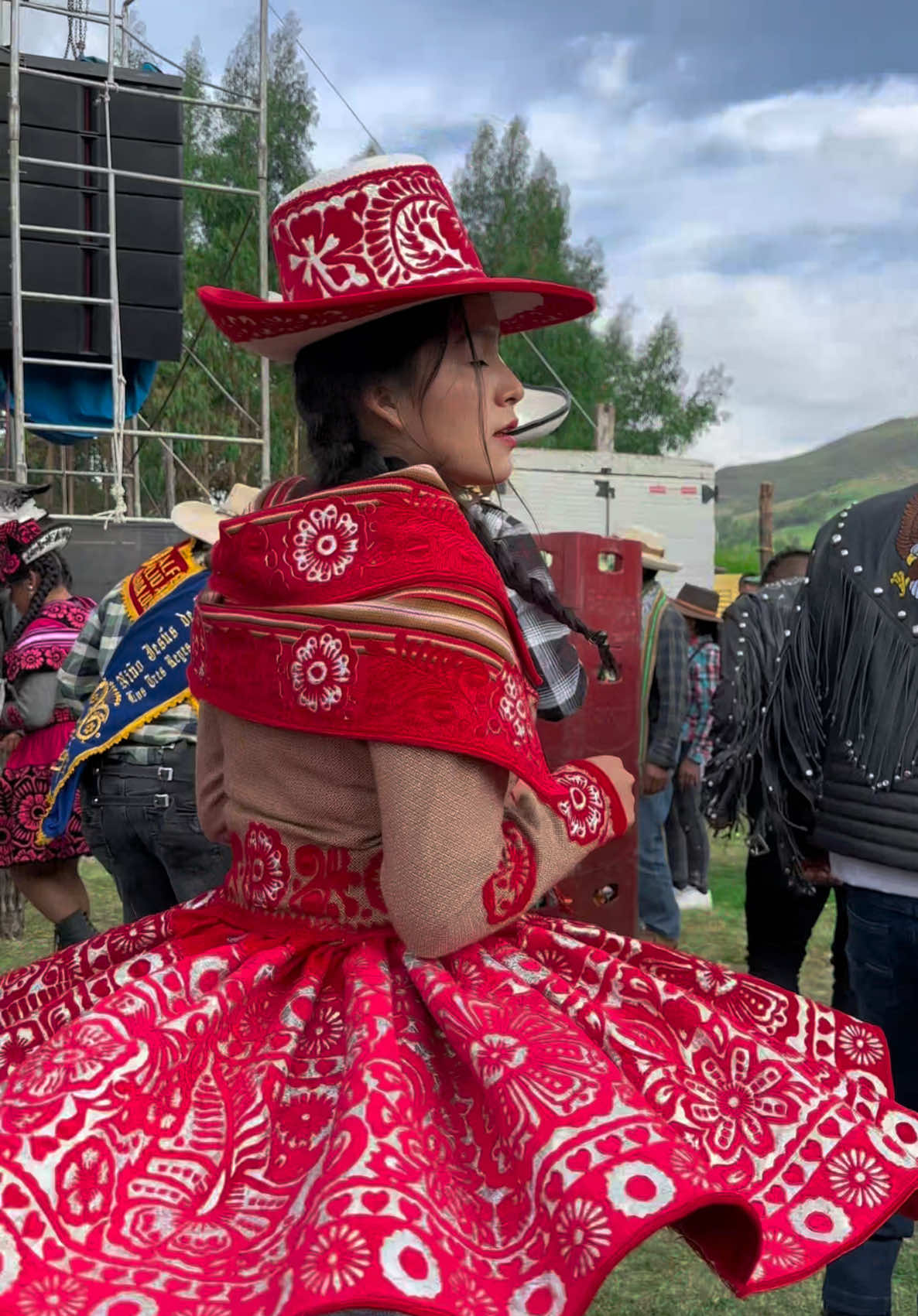 Costumbres de chumbivilcas #takanakuy #huayliachumbivilcana #chumbivilcas_cusco_peru♥️ #angieramirez 