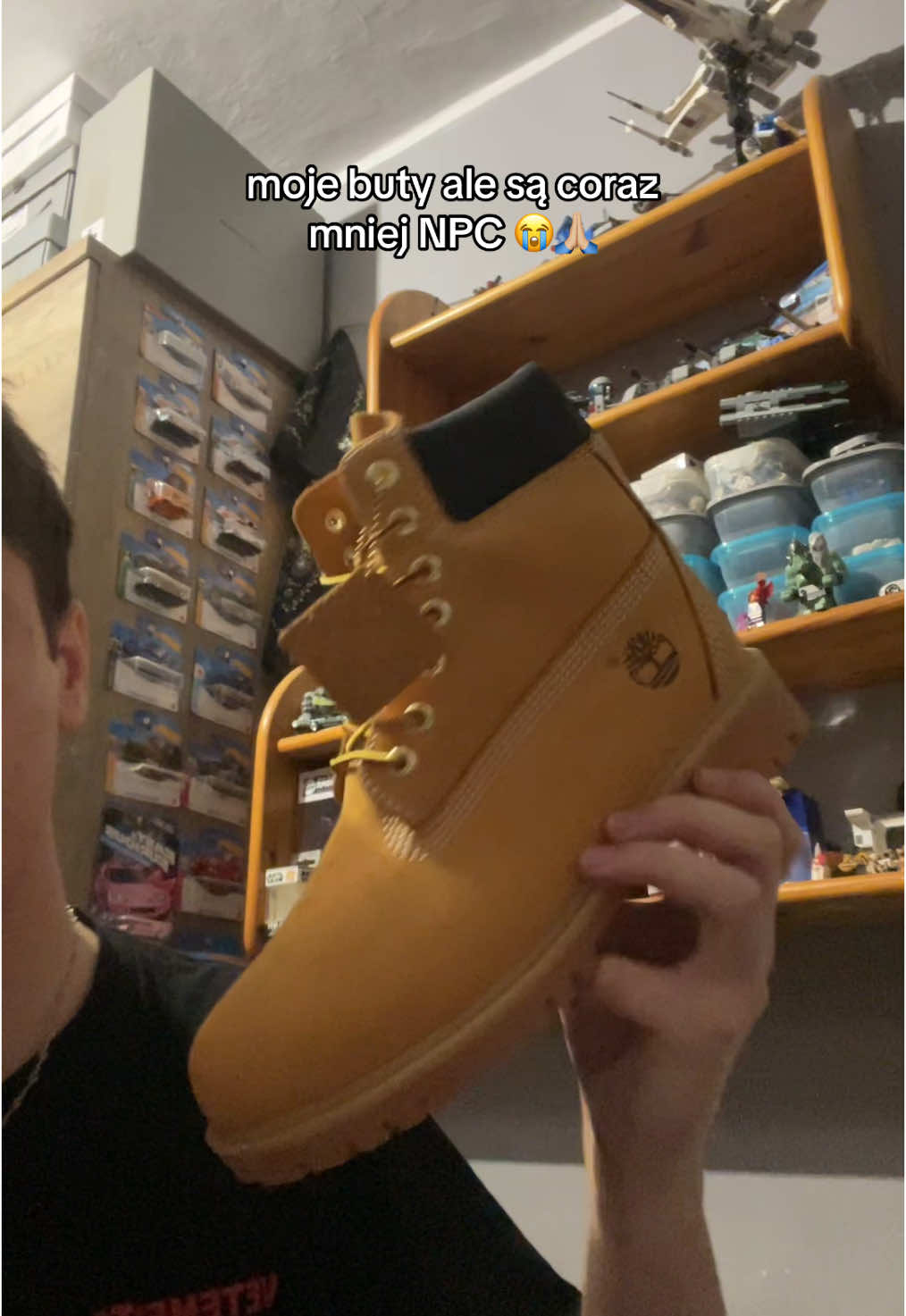 jestem npc? link do cnfansa wiadomo gdzie  #tiktok #dlaciebie #viral #trend #npc #shoes #buty #sneakers #timberland #jordan4 #balenciaga #newrock #dc #notfyp #notviral #fashion #fyp #foryoupage #kaikorepz tylko newrock oryginalne 😝