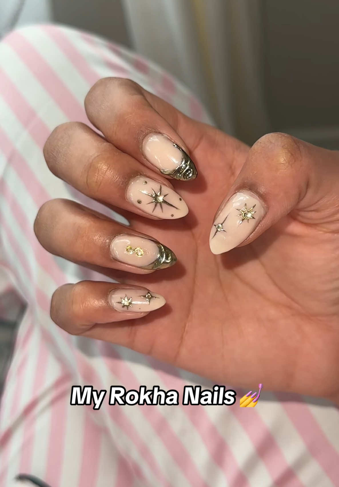 Got his initials 💅🫢 #rokha #rokhanails #goldnails #punjabi 