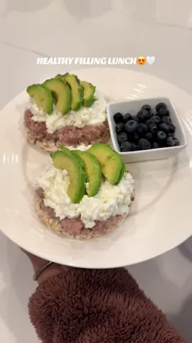 So good so filling!  🩷🩷🥑🥑🍣🍣 #GymTok #gym #motivation #lunch #healthy #healthyrecipes #healthylifestyle #meals #ricecake #lowcalorie #lowcarb #highprotein #protein #fyp #fy #fypシ 