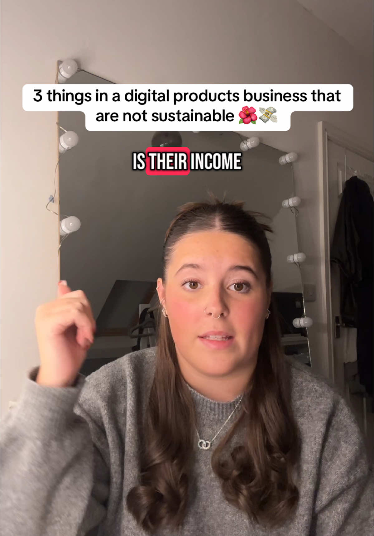 3 things in a digital products business that  are not sustainable 🌺💸 #digitalmarketing #digitalproducts #onlinebusiness #startdigitalmarketing #digitalmarketingjourney 