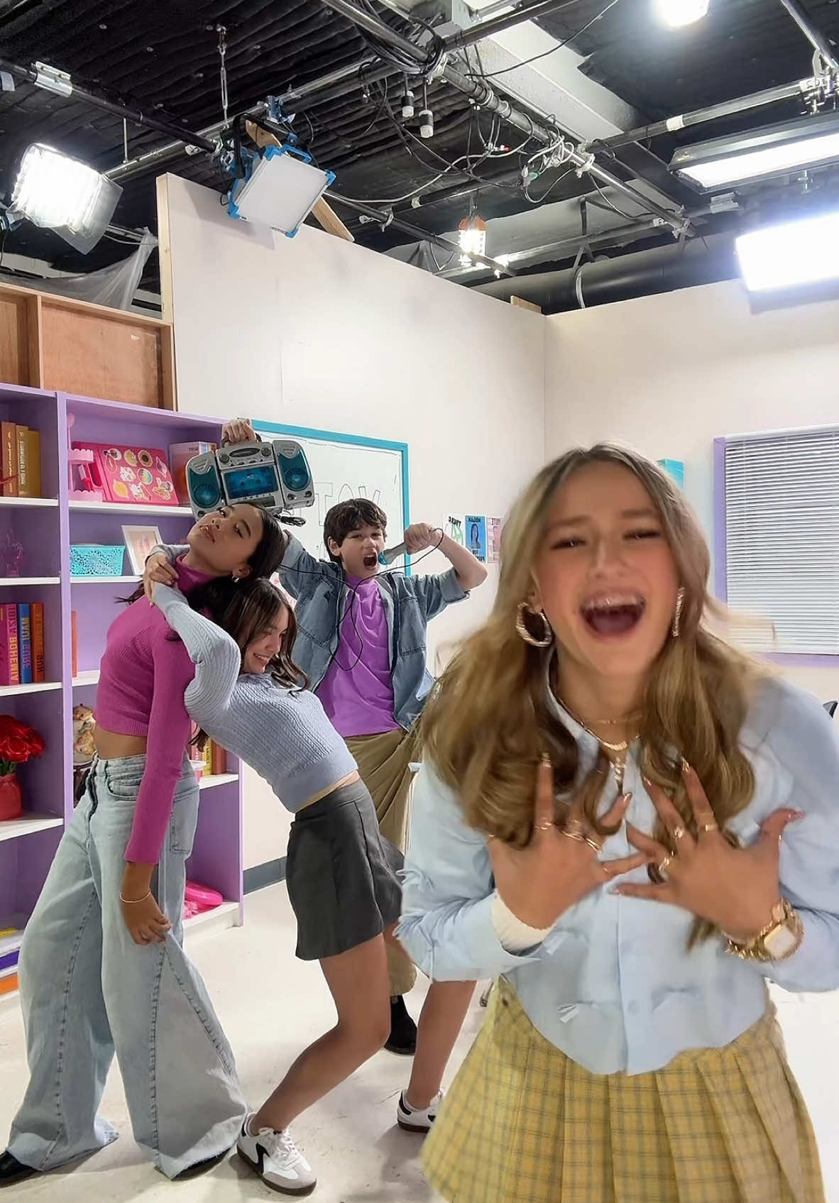 Introducing the cast of #CouplesCouncil , premiering Friday (01/10) 🗓️ on our Channel! 🤍 #fyp @Alli Ingram @eva 🌟 @reeseherron_ @FamiliaDiamond  #trend #dance #somebodythatiusedtoknow #funny #comedy #foryou #brattv #diezelortiz #familiadiamond #evablythe #alliingram #reeseherron #lipsync #relatable #funny #squad #bts 
