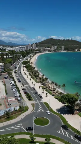 Nouvelle plage de l'anse vata vue du ciel, alors vous préférez maintenant ou avant ? 🏄🏻‍♂️🏝️🤙🏼 #nc #newcal #beach #sun #drone 