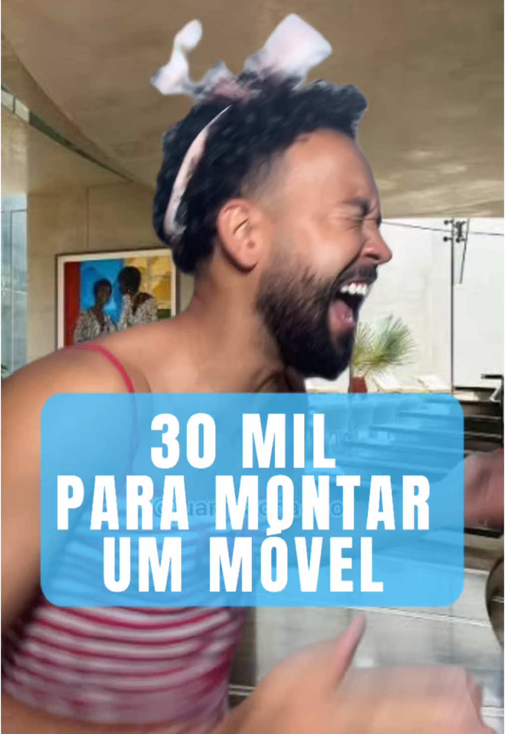 A Rica e o montador de móveis.  . . . . . . #humor #zueira #rico #moveis   #montadordemoveis 