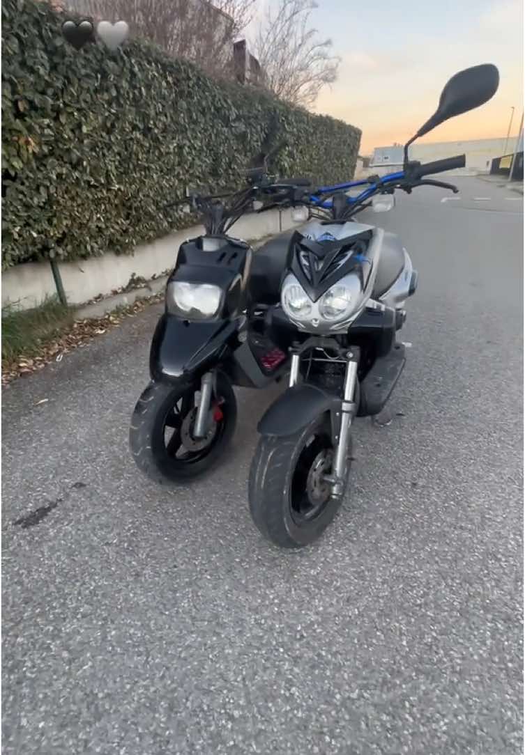 MBK Stunt / MBK Booster 🖤🩶 #yamaha #mbk #booster #stunt #50cc #pourtoi #fyp #page #viral_video #mbkstunt #mbkbooster #scooter 