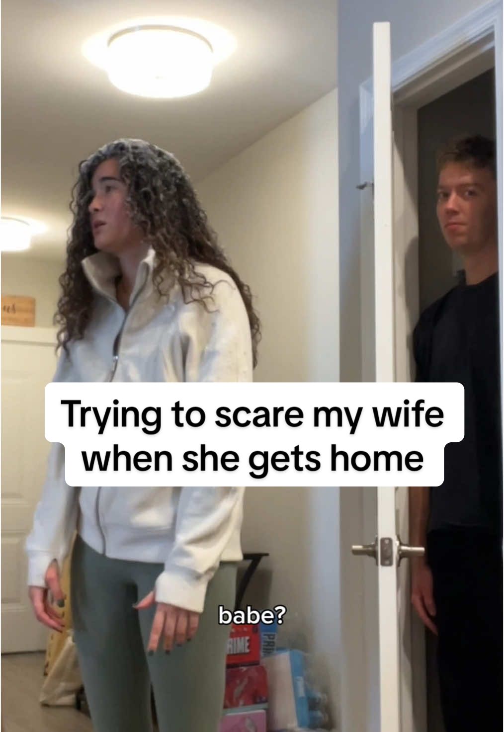 I’m still so confused on how she got scared after she saw me?..💀 #meghanandjack 