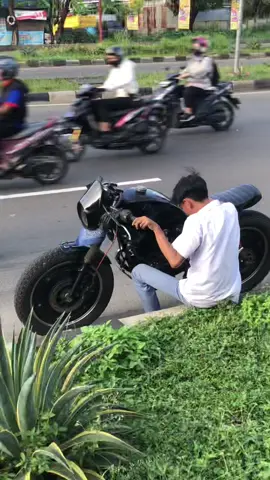 kangen seragaman  #caferacer #bratcafe #motorcustom 