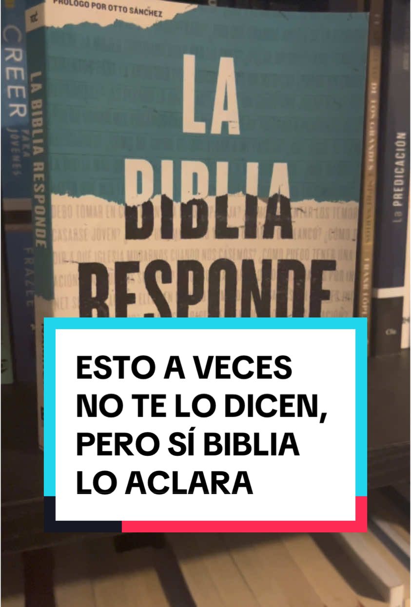 ¿Qué dice la Biblia sobre los temas que evitamos? Muchos se preguntan cómo enfrentar situaciones difíciles o qué hacer ante dilemas éticos y espirituales. A menudo, estas preguntas quedan sin respuesta, porque hablar de ciertos temas nos incomoda o desafía. La Biblia, lejos de guardar silencio, tiene mucho que decir sobre nuestras dudas más profundas. Desde cómo enfrentar la ansiedad o el sufrimiento, hasta temas como el perdón, el propósito y nuestras relaciones.  Este libro explora esas preguntas incómodas y nos guía hacia las respuestas claras que la Palabra de Dios ofrece. Este contenido no es para evadir, sino para reflexionar, crecer y enfrentar nuestras dudas con convicción y fe. Al final del día, la verdad puede confrontarnos, pero también es la única que nos transforma. #libroscristianos #vivlíonruta #reflexionesbiblicas #FeYRazon #VerdadBíblica #CrecimientoEspiritual #PensamientoCristiano 