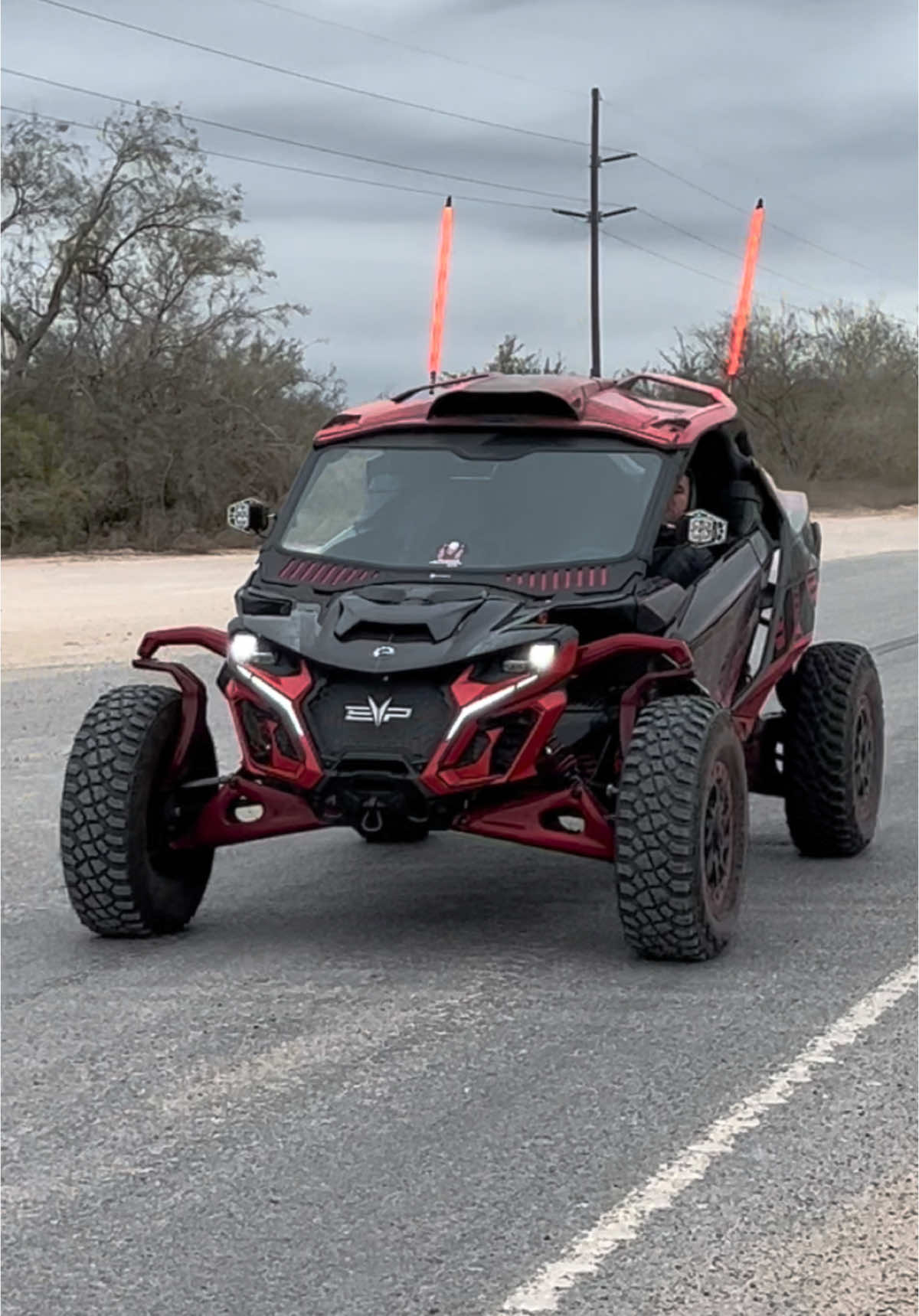 Maverick R 🏎️💨💨💨 #MavrickR #jlaudio #evolutionpowersports #proR #canamoffroad #956 #fypage #rutas4x4 #utvvallartamx #rutasmexico #canammexico🇲🇽 #polaris #fyp #offroadpark #maverickr 