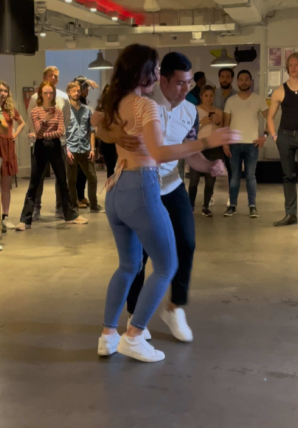 Bachata feeling 🧡💙 #dancersoftiktok #bachata #bachatalovers #bachatatiktok #bachataconflow #bachatatradicional 