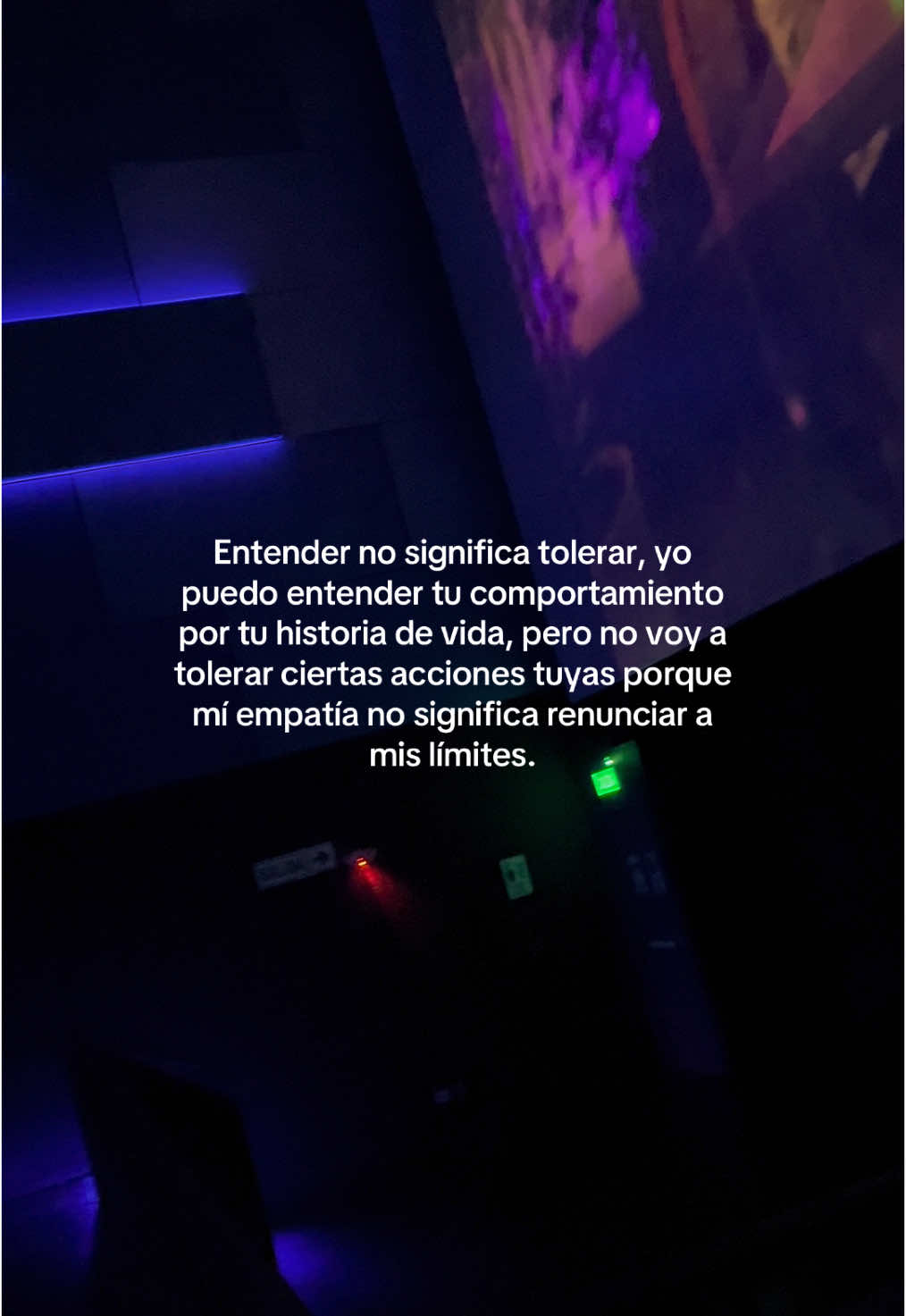 Entender no significa tolerar. La empatía no debe hacerte renunciar a tus límites. #Autocuidado #LímitesSaludables #Empatía #Respeto #CrecimientoPersonal #Reflexión #BienestarEmocional #TenerLímites #AmorPropio #Autoestima #TóxicoNoGracias