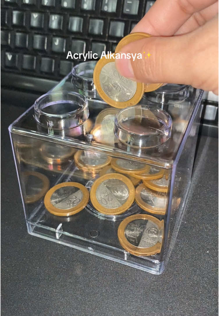 Kapag ang barya barya naipon lalaki din yan!😍  #coin #coinstorage #alkansya #ipon #iponchallenge #coins #acrylic #coinsalkansya #transparent #barya #ipon #moneysavingtips #savingmoney 