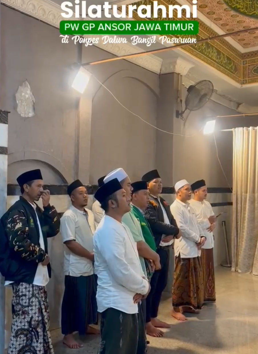 Silaturrahmi Ansor Jatim di Pondok Pesantren DALWA Bangil bersama Abuya Habib Zein Hasan Baharun @darullughahwaddir  #jawatimur #ansor #ansorjatim #musaffasafril #safril 