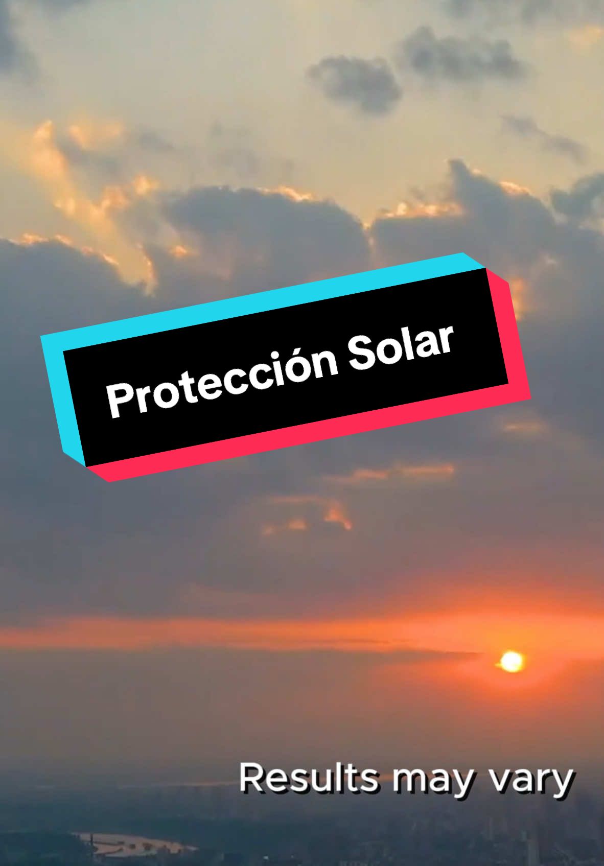 Cuál es el mejor protector solar? ☀️ Si te preguntas qué tipo de protector solar usar, aquí te lo explico:   1️⃣ Químicos: Absorben los rayos UV y los convierten en calor. Suelen ser más ligeros, pero pueden irritar pieles sensibles.   2️⃣ Minerales: Actúan como un escudo físico, reflejando los rayos UV sin absorberlos. Son ideales para todo tipo de piel, incluso las más sensibles.   💡Mi recomendación: Los minerales son la mejor opción. No solo protegen contra los rayos UV, sino que son más seguros para tu piel y el medio ambiente.   Second Shield SPF 40, es un protector solar mineral que no solo bloquea UV, sino también la luz HEV (¡sí, la del celular!). Cuida tu piel, previene manchas y protege contra el envejecimiento.   Te invito a probar Second Shield y haz que tu piel esté protegida todo el día. Link en mi bio y en este video.  #ProtectorSolar #SecondShield #MineralSPF #CuidaTuPiel #HEVProtection #SPF40 #SkinCareTips #pierina 