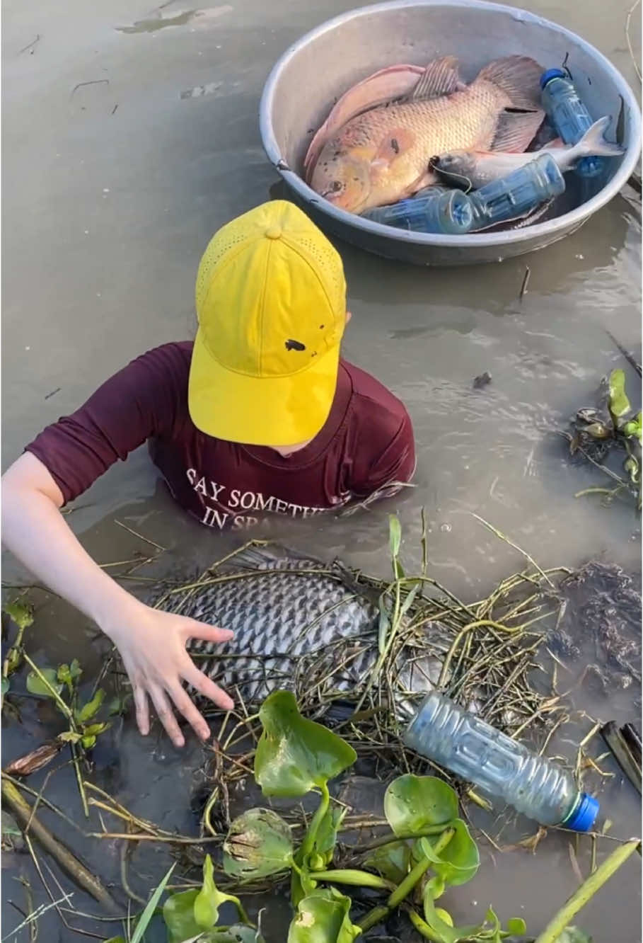 Surprised catch with huge fish 😱 #fishing 