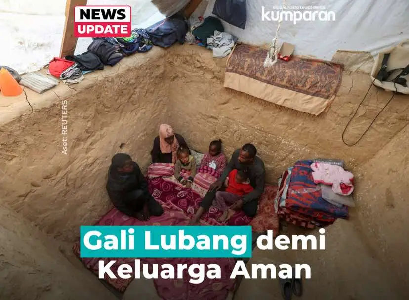 Seorang ayah asal Gaza, Tayseer Obaid, menggali lubang besar di bawah tenda tempat tinggal bersama keluarganya di Deir al-Balah, untuk melindungi dari serangan Israel yang terus berlanjut di Jalur Gaza. Pria berusia 37 tahun itu tidak kehabisan ide untuk menghidupi keluarganya yang beranggotakan 10 orang selama perang. Dengan sedikit sumber daya yang dimilikinya, ia mengolah sebidang kecil tanah di samping tendanya untuk menanam sayuran yang diperlukan untuk memberi makan anak-anaknya, yang berjuang melawan kekurangan gizi karena kurangnya akses ke makanan dan perlengkapan selama perang. Ketika hujan lebat turun, ia menyimpan air hujan untuk keperluan pribadi keluarganya, dan untuk menghadapi kelangkaan air di kamp pengungsian. Awalnya Obaid mengungsi dari Beit Lahiya, seperti banyak warga Palestina lainnya di Gaza. Kemudian ia dan keluarganya harus pindah beberapa kali sejak perang dimulai pada 7 Oktober 2023. 📸: Dok. Reuters.  #newsupdate #update #news #galfot #gaza #palestina #peranggaza #israelpalestina #kemanuasian  #info #infoterkini #berita #beritaterkini #bicarafaktalewatberita #kumparan