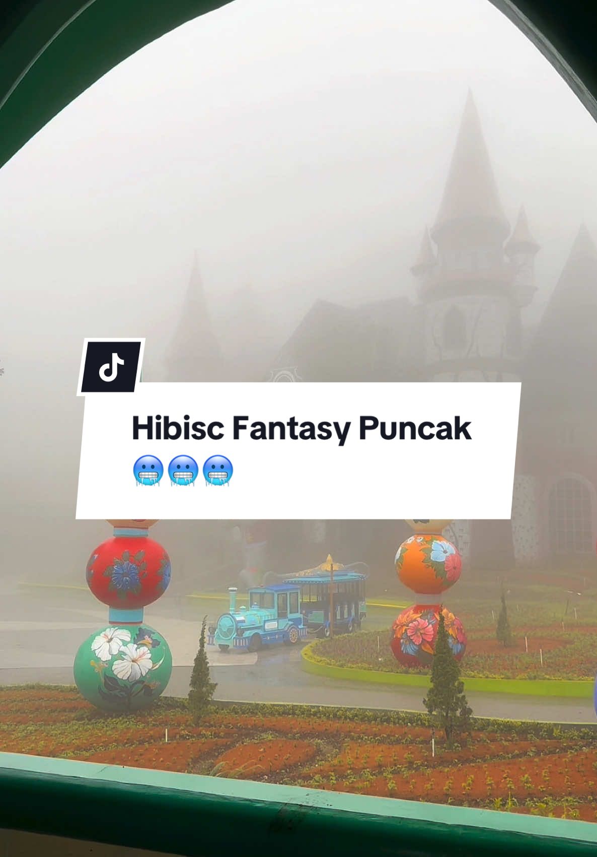 SOHIBS‼️ Sudah merasakan belum suasana dingin dan berkabut saat di Hibisc Fantasy Puncak?🌫️ Cuaca dingin dan berkabut ini semakin menambah suasana yang syahdu banget ketika SOHIBS berlibur 🥰 Yuk ikut rasakan dingin dan berkabutnya Puncak Bogor di Hibisc Fantasy Puncak sekarang juga🤩‼️ Hibisc Fantasy Puncak | Everyone’s Dream Place 🍃🌺 #H#HibiscFantasyPuncak#wahanawisata#tamanbunga#puncakbogor#tempatwisataiburan