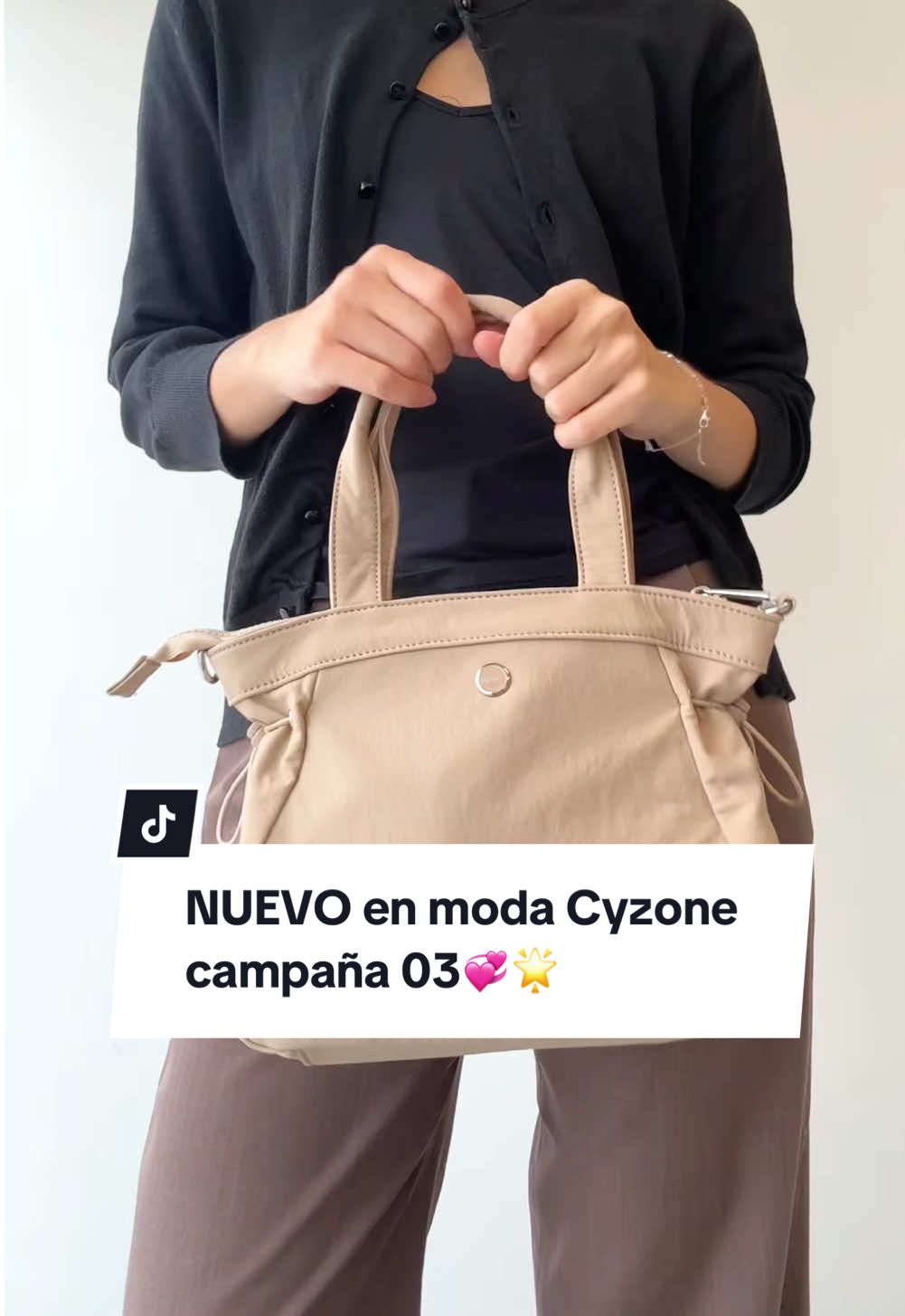 no estás preparada para esta colección de moda en la campaña 03💞✨🤩 el bolso Skylight y el Maletín Susana son los complementos perfectos para tus días de viaje!!  cuál es tu favorito? #moda #outfits #bolsos #carteras #portatodo #modafemenina #modaaesthetic #modamujer #accesorios #complementos #mochilas #cyzone #trendy #moda2024 #campaña03 #cyzone #cyzonelover