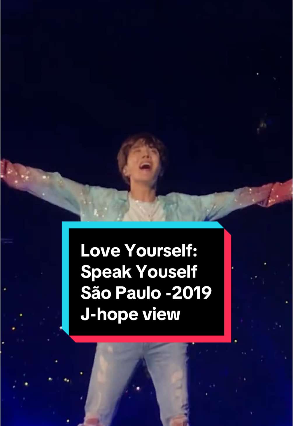 O quanto que o J-hope é lindo, não está escrito. Mais memórias desse show lindo, compartilhado aqui 💜 borahae army #fyp #bts #army #barmy #junghoseok 