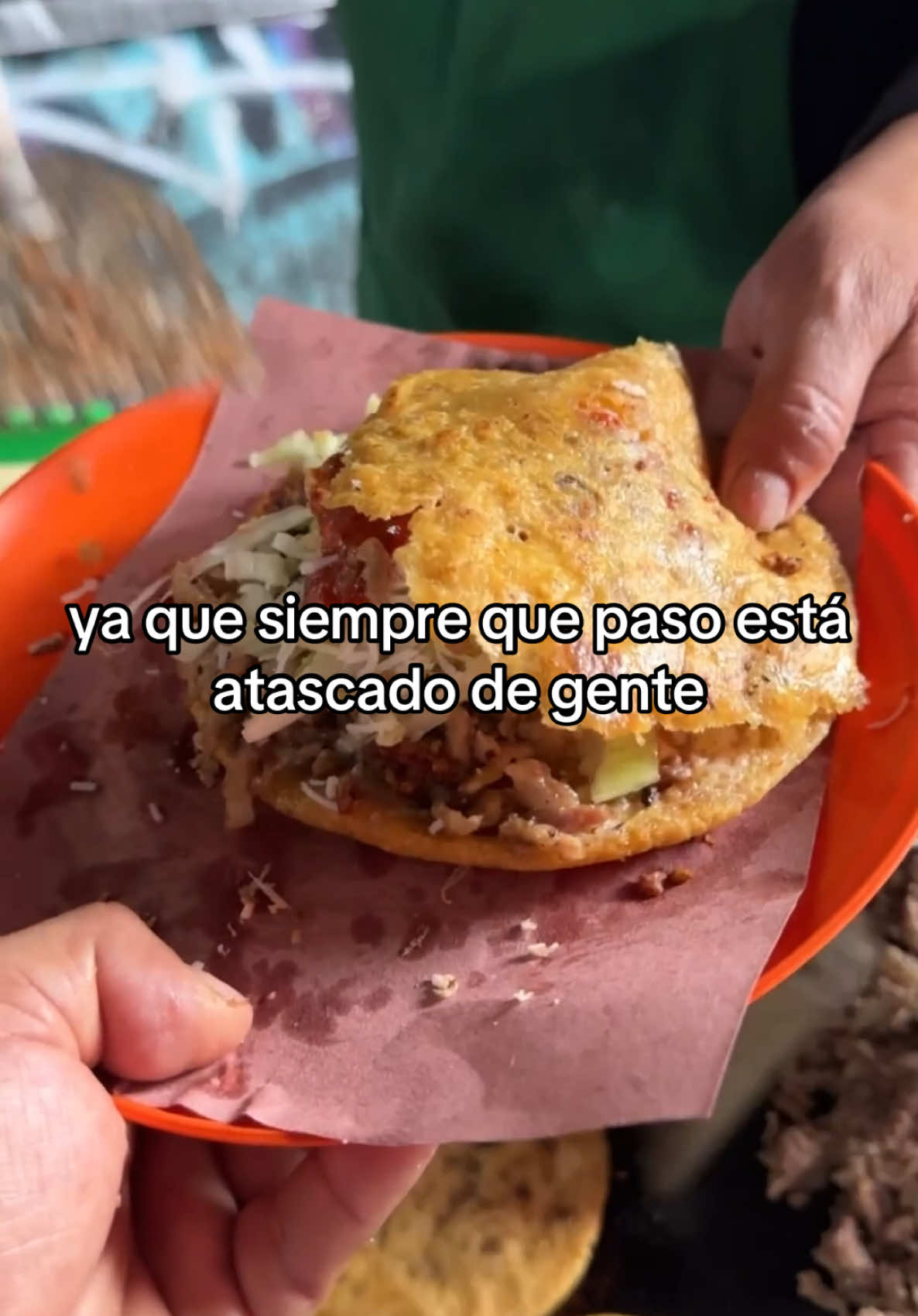 Gorditas de Suadero🍴 en la CETRAM del Rosario 📿 Azcapotzalco, CDMX. Negocio callejero, porciones buenas, cumplidoras. Lugar medio sucio pero buena atención 🫰🏻😉🍴🇲🇽 #RecorriendoCDMX #RecomendacionesCDMX #DondeIrCDMX #MexicoCity #CDMX #Food #Foodie #Barrio #ElRosarioAzcapotzalco #AzcapotzalcoCDMX #Gorditas #Suadero #Quesillo #Chilangos