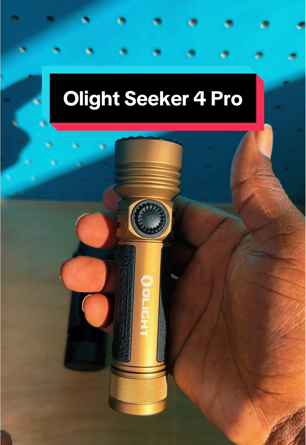 Olight Seeker 4 Pro Flashlight 🤯🤯🤯🤯  #olight #olightflashlight #flashlight #TikTokShop #fypシ゚viral #unboxing 