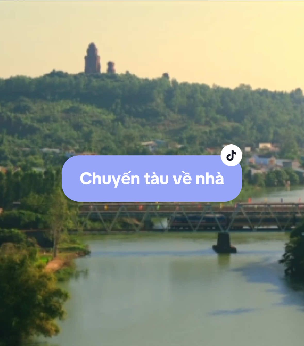 Chuyến tàu đẹp nhất là chuyến tàu về nhà ăn tết.#KiếnCinema #Chill #chuyếntauthanhxuân #têtsumvầy 