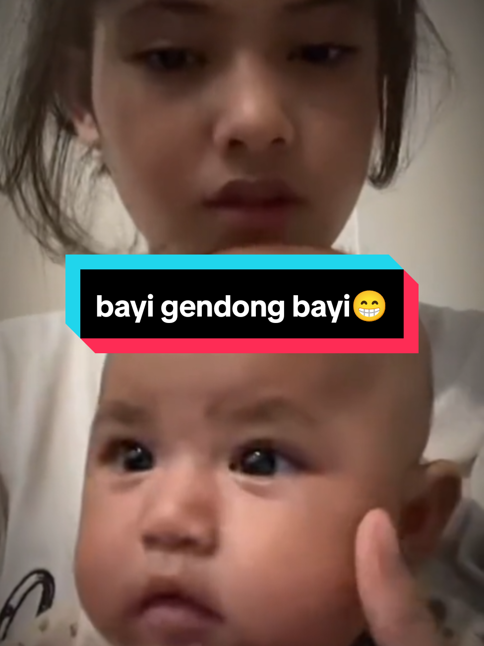 sekarang adek bayi ny udh gedean dong mal.. lupa ini kapan #basmalahgralind 