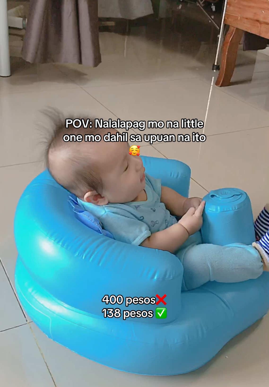 Nakakapag pahinga kana dahil nalalapag mo na si LO habang nag eenjoy lang din siya #fyp #babiesoftiktok #babysofa #inflatablechair #babychair 