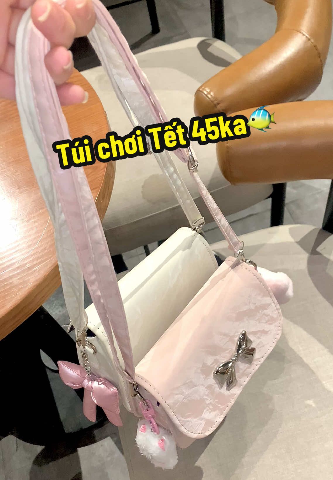 Túi dáng bầu nơ cham hai ngăn mà đựng vừa đt ạ sale #45k cực rẻ siuu xinhh #tuixach #topthinhhanh #trending #mienphivanchuyen #LearnOnTikTok #tuigiare #tuixinh 