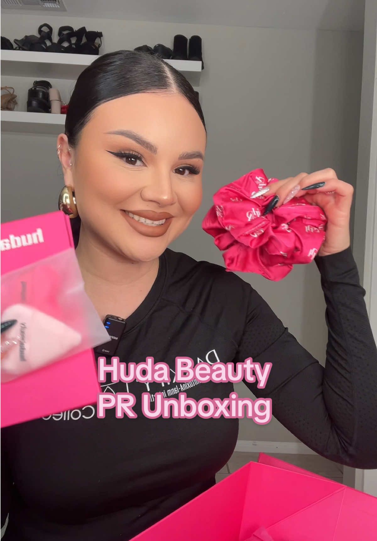 A little PR unboxing moment @Huda Beauty 🩷 #hudabeauty #huda #hudabeautyeasybake #hudabeautyshop #unboxing #pr #makeup #fyp 