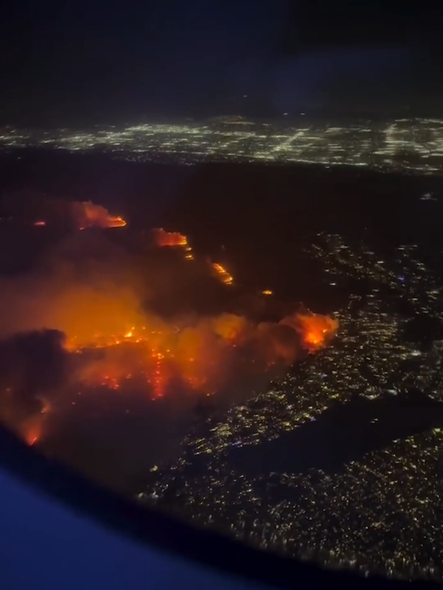 Declaran estado de emergencia en Los Ángeles, California, por incendios. #Latinus#InformaciónParaTi