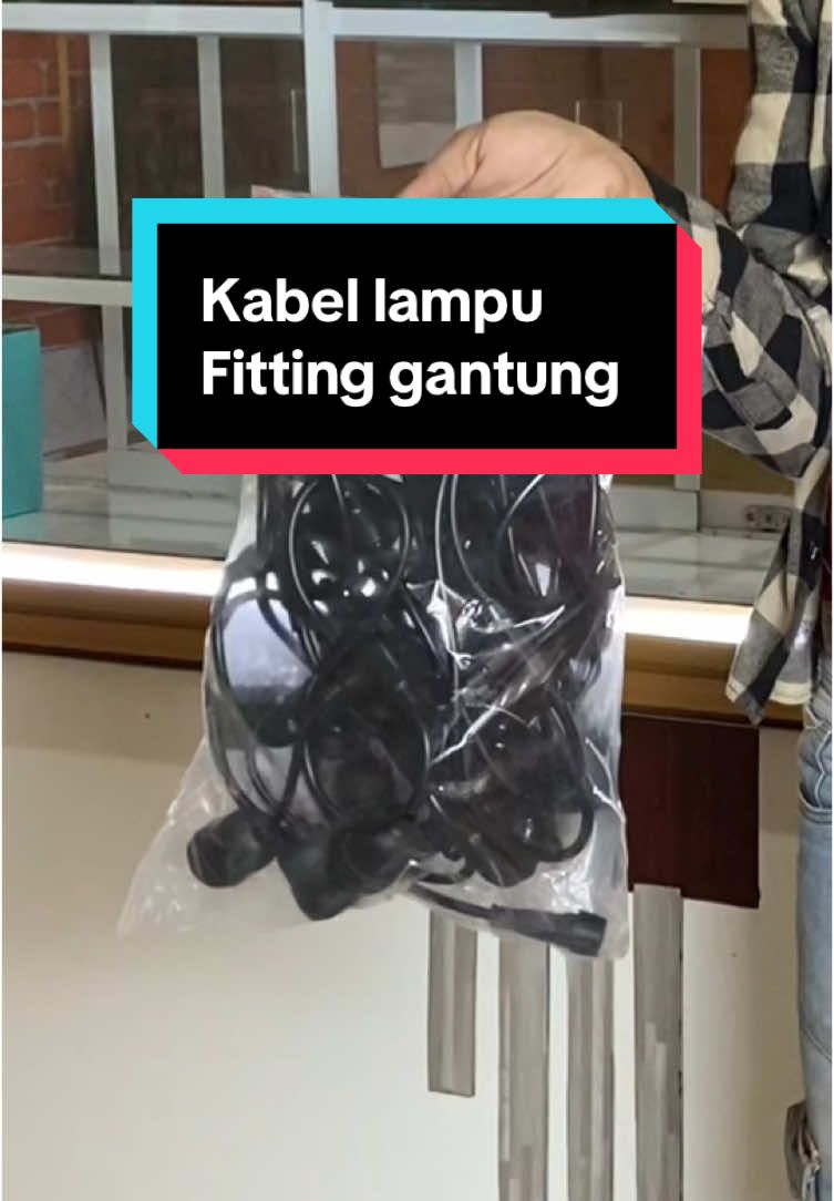 fitting kabel gantung #fittinggantung #fittinggantungcafe # #fiting #fitting #lampu #remotcontrol #fittingremotlampu #lampuremot #fittinglampu #fittinglampuremot #fittinglampuremote #lampuled #tiktokshopindonesia #fittingsensor #fittingsensorlampu #fittingmurah #listrik 