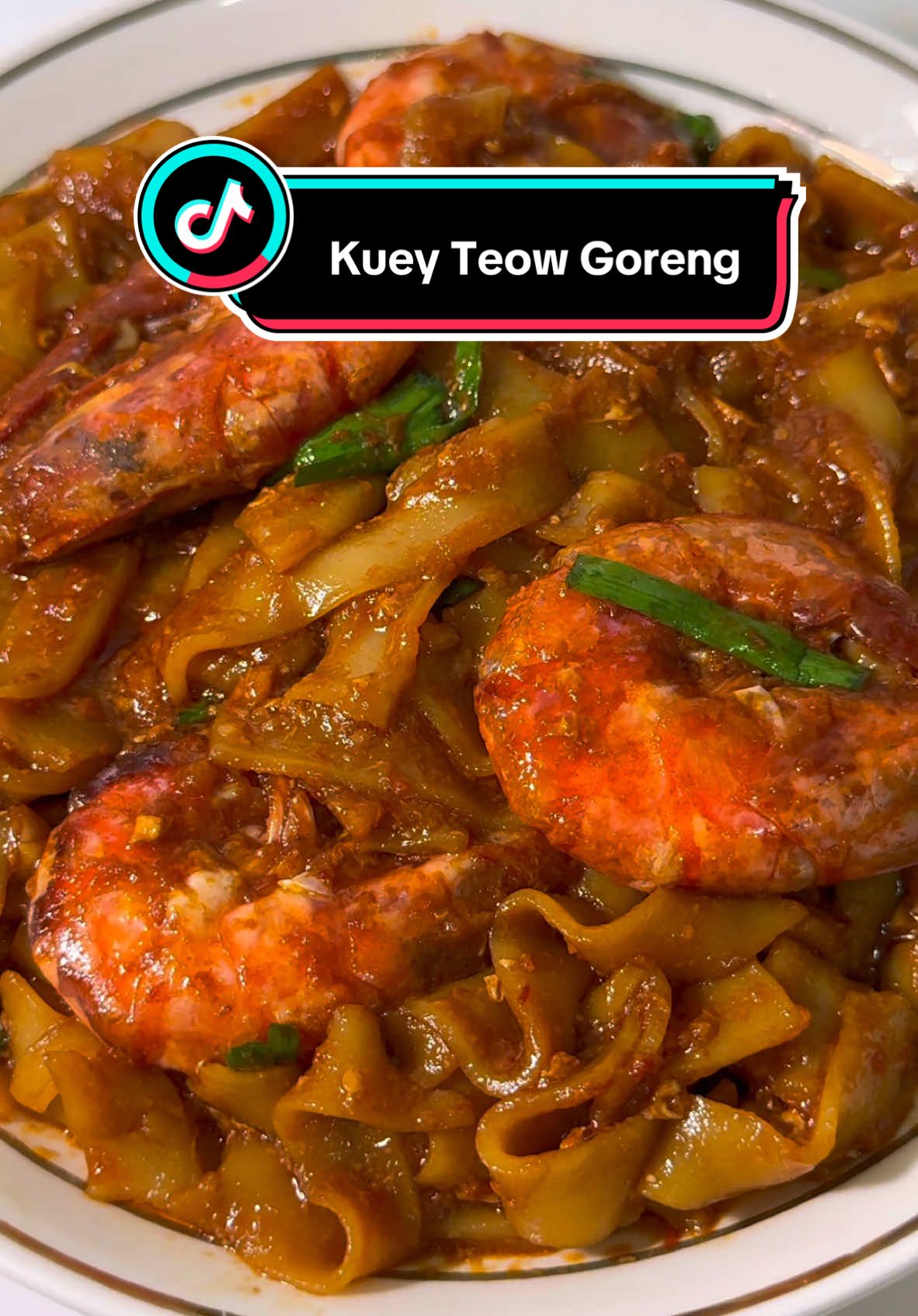 Kuey teow goreng sesimple yang boleh, paling penting anti taugeh 🤪 #MYFoodie #tiktokchef #fypシ #fypシ゚viral #resepisimple 