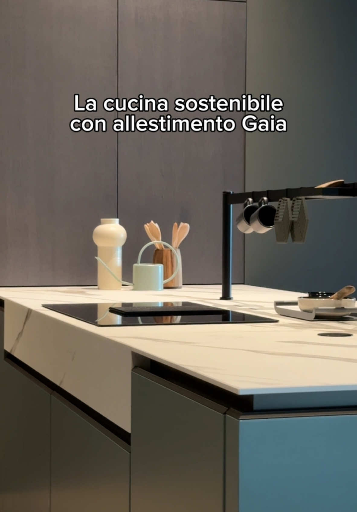 ✅ Design ✅ Qualità ✅ Sostenibilità Scegli un futuro sostenibile: scopri l’allestimento Gaia da un rivenditore Arredo3 autorizzato. #KitchenDesign #InteriorDesign #Cucine #Arredo3Cucine #GreenLiving #Sustainability #DesignSostenibile