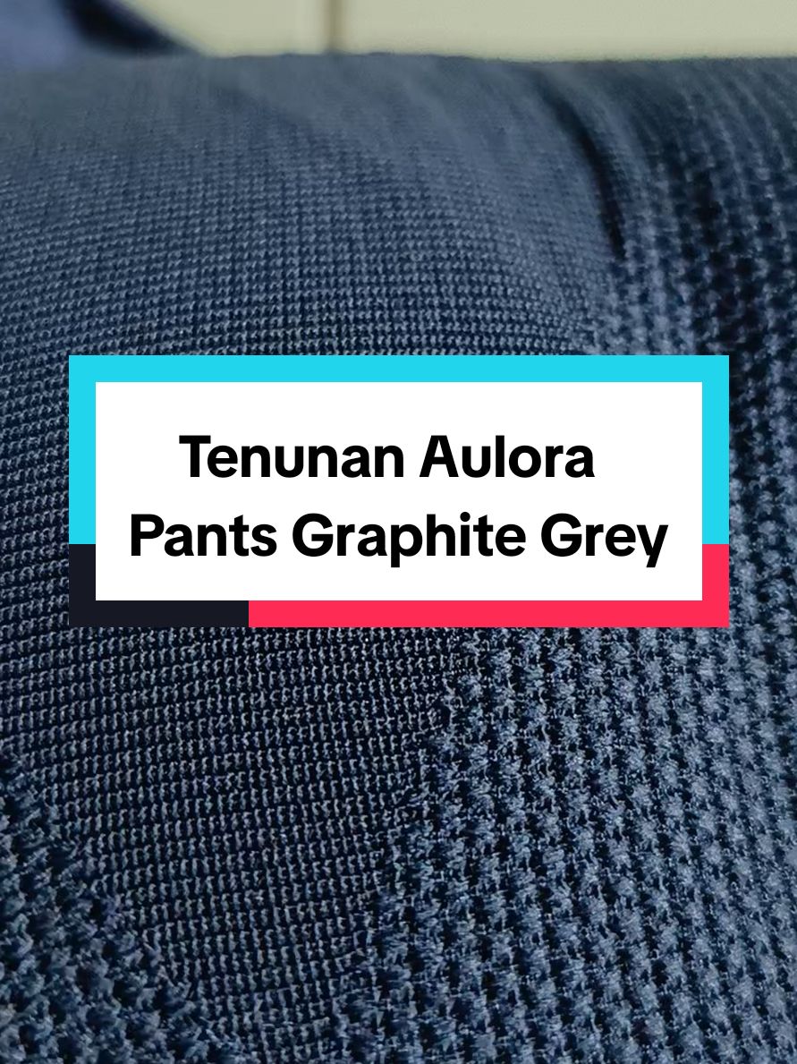 Tengoklah sendiri bagaimana tenunan seluar Aulora limited edition Graphite Grey ni. Sangat teliti & ergonomik. Rugi tak grab. Kena grab cepat sebab dah banyak yg sold out ok.  Cepat2 contact Naimah. 0.1.1.2.7.4.4.1.8.9.8 Baik menyesal beli dari menyesal tak beli.  #aulorapantslimitededition #auloragraphitegrey #graphitegrey #aulorapants #aulora #mudahpakai #kainlicin #lembut 