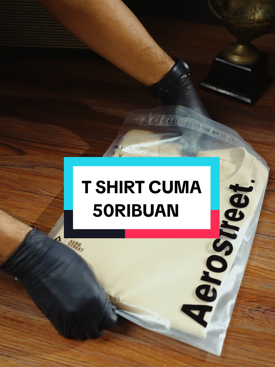 T SHIRT POLOS HARGANYA CUMA 50RIBUAN. KALAU KAMU CHECK OUT DI KERAJANG KUNING BAKAL DAPAT POTONGAN HARGA. BURUAN CHECK OUT 🛒 #tshirt #aerostreet #tiktokviral #fyp #bestseller #bestselleraerostreet 