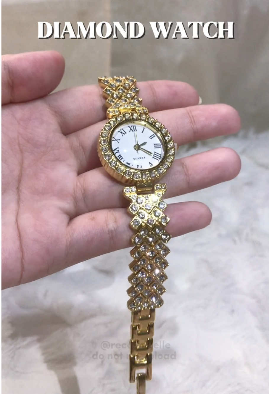 perfect ‘to pang gift ngayong valentines! mukhang mamahalin talaga sya di mo aakalaing mumurahin lang 😩  #watch #wristwatch #diamondwatch #affordablewatches #watchforwomen #affordablefashion #fyp #trending #TikTokCreatorSearchInsightsIncentive #valentinegift #valentinesdaygift #valentinesdaygiftideas 