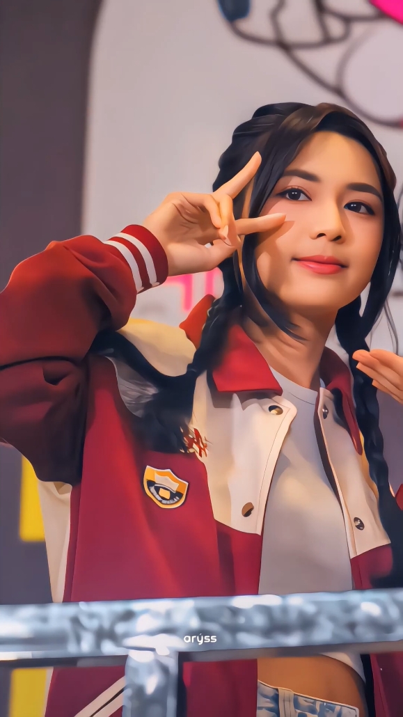 yang lain turunnya biasa aja, ini anak satu turun sambil tiduran🫵🏻😭 #gitajkt48 #jkt48 #jkt48newera #fyp #fypage #9enz #amsterdamcreator #aryssbedmud #4ndarini 