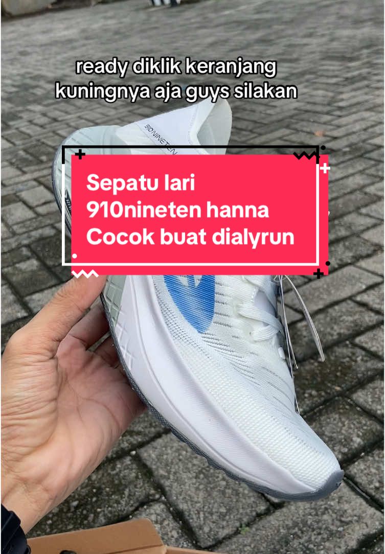 Cocok buat dialy run dari 910nineten , empuk nyaman dan original #910shoes #910nineten #Running #910ninetenhanna #910ninetenhannaputih 