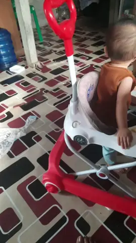 kereta dorong anak baby walker untuk anak belajar berjalan